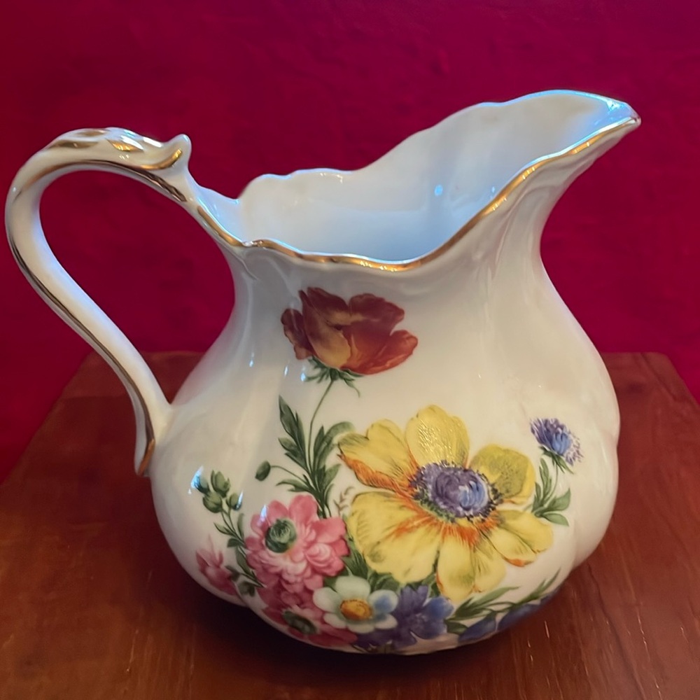 Rare Find Vintage Royal Danube Floral Pitcher/Vase-China-Gold Trim-6”t x 4” d